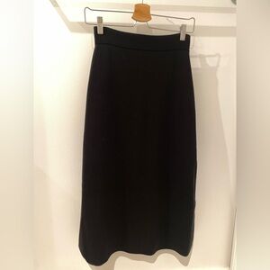 Uniqlo Elegant Black Knit Skirt